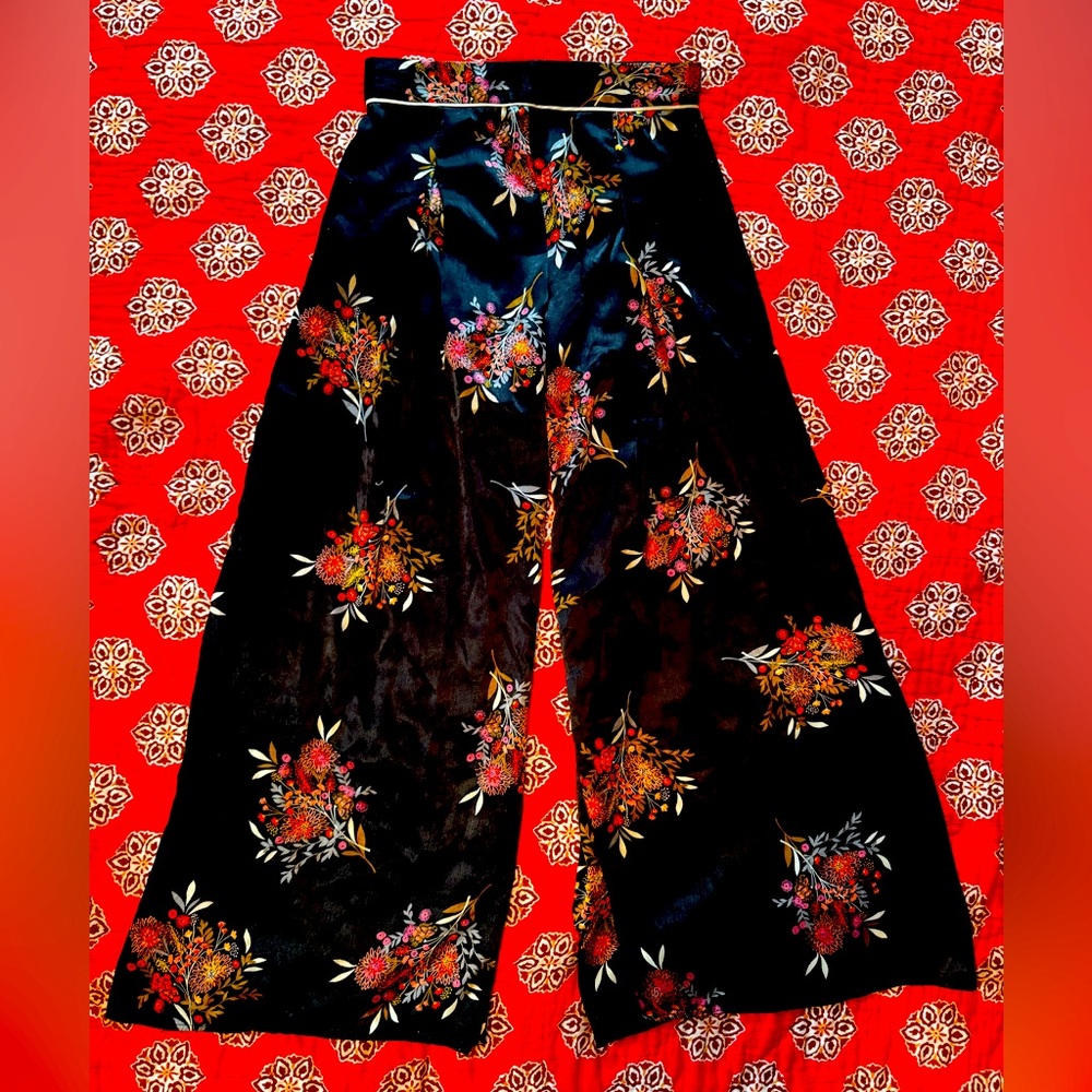 Jealous Tomato palazzo pants. Size S. Excellent condition.